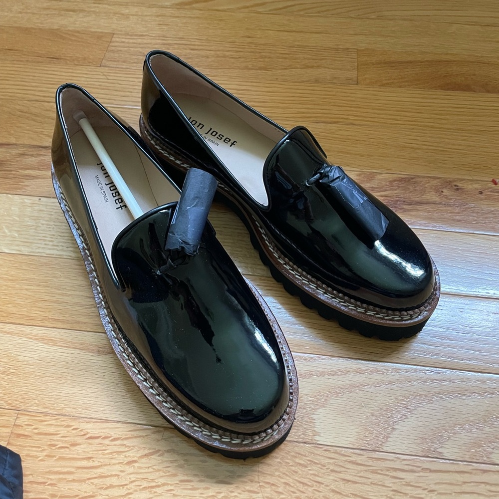 Jon Josef, black patent leather loafer, size 39.5, never worn